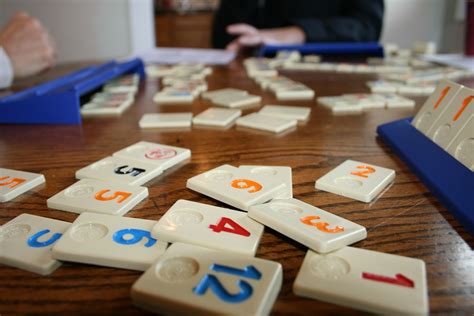 Rummikub：タイルを組み合わせて点数競争！戦略と運の融合が楽しめるゲーム